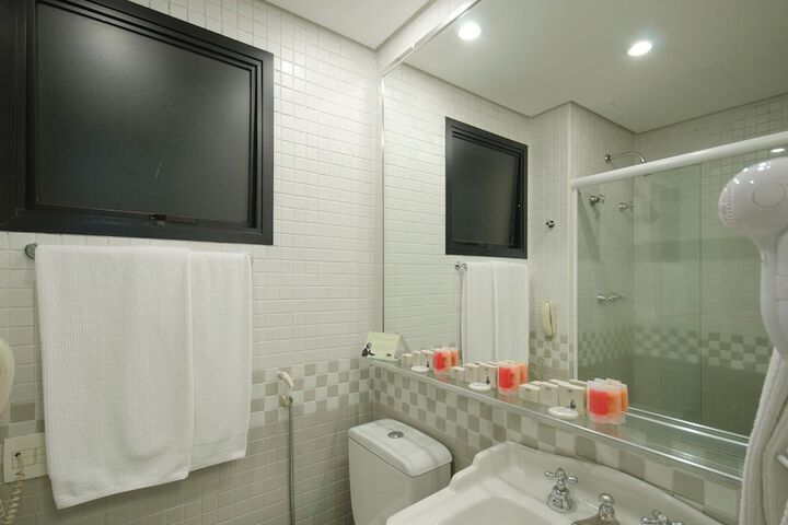 Room 42 of 71