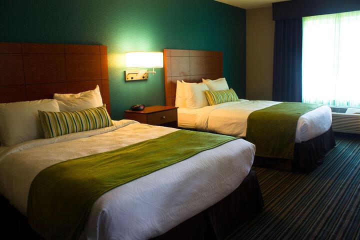 2 Queen Beds Microwave, Refrigerator High Speed Internet Accessible Full Breakfast (2 of 10)