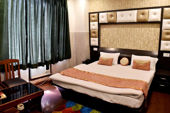 Hotel Red Rose