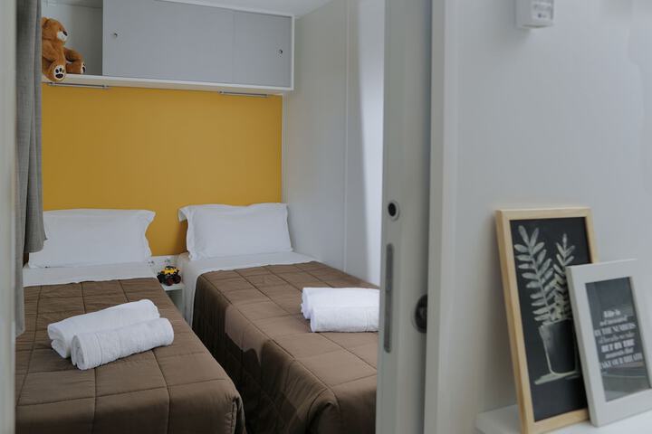 Room 15 of 169