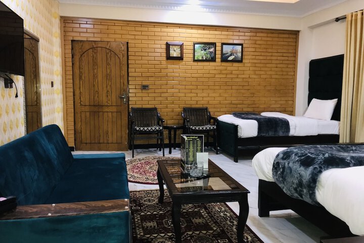 Room 14 of 87