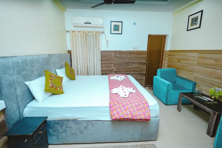 Room 5 of 33