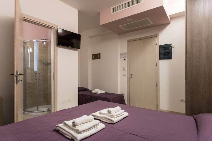 Room 21 of 53