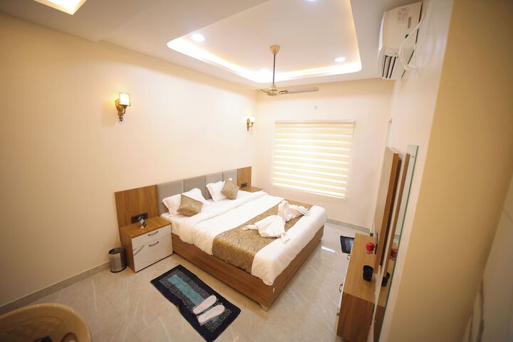 Room 12 of 46