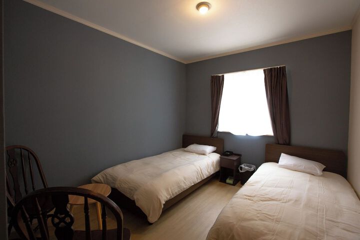 Room 6 of 40