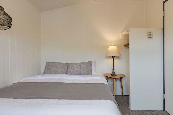 Room 5 of 50