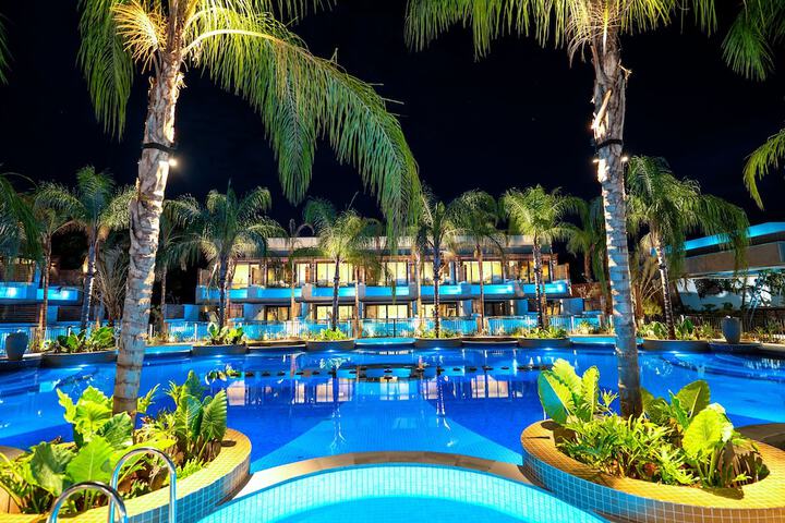 Pool 72 of 149