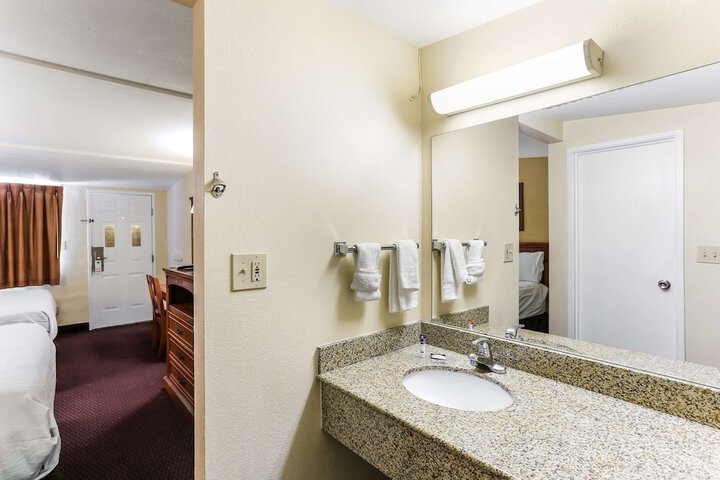 Room 18 of 30