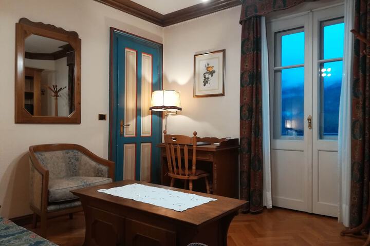 Room 57 of 161