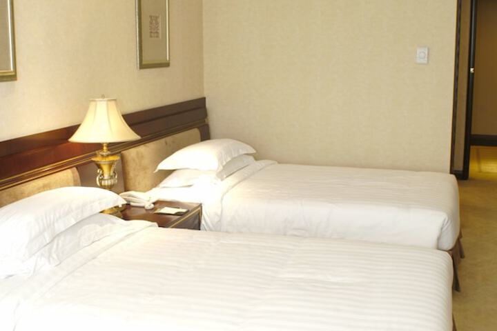 Room 13 of 41