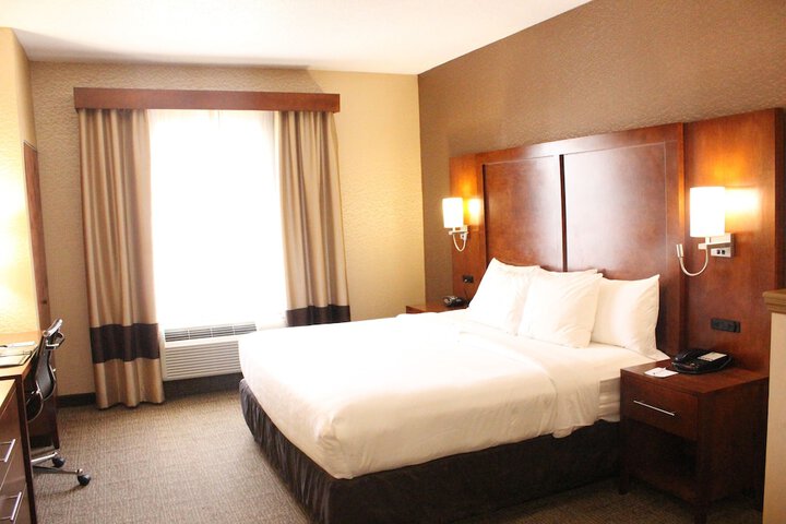 Suite 2 Queen Beds (37 of 51)