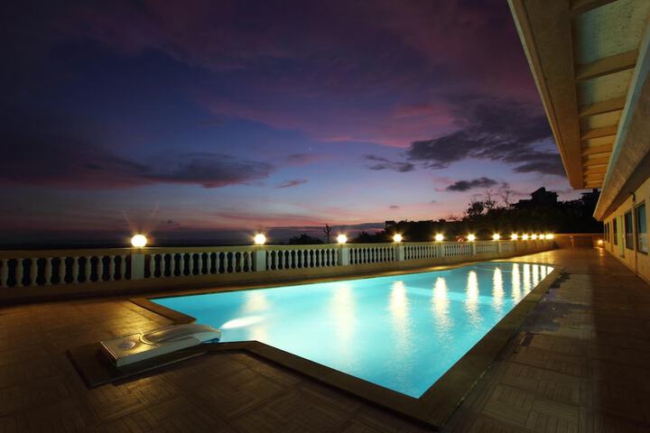 Pools & Facilities
