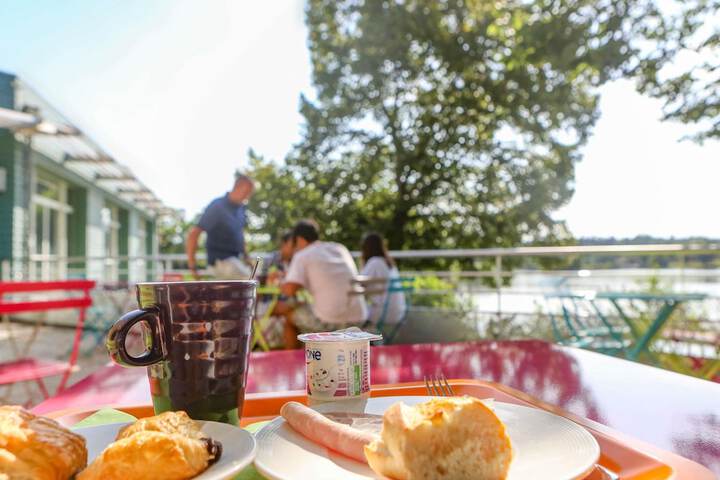 Breakfast/Coffee Service 30 of 36