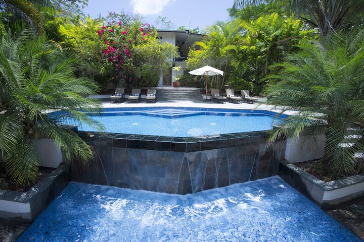 Pool 53 of 132