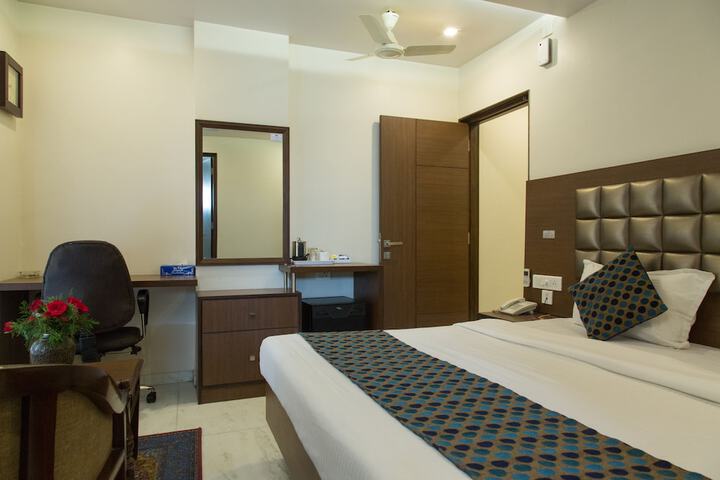 Room 7 of 31