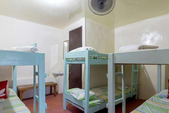 Room 10 of 16