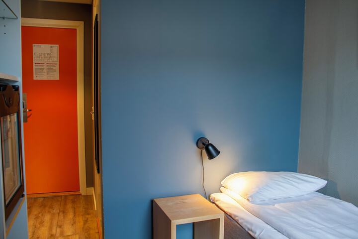 Room 35 of 86