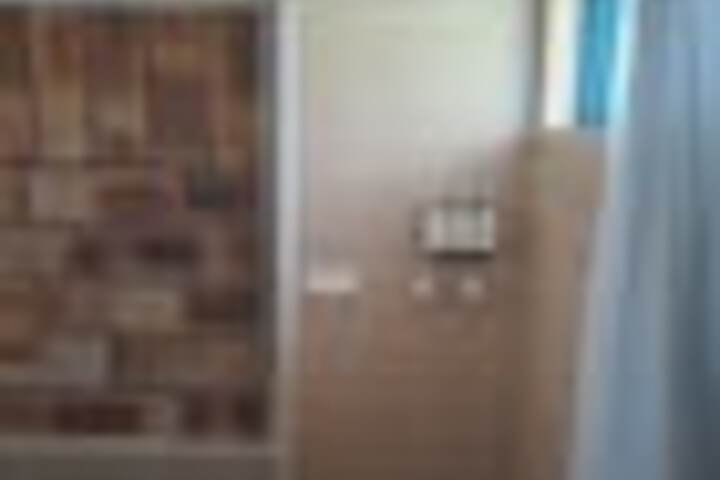 Room 185 of 213