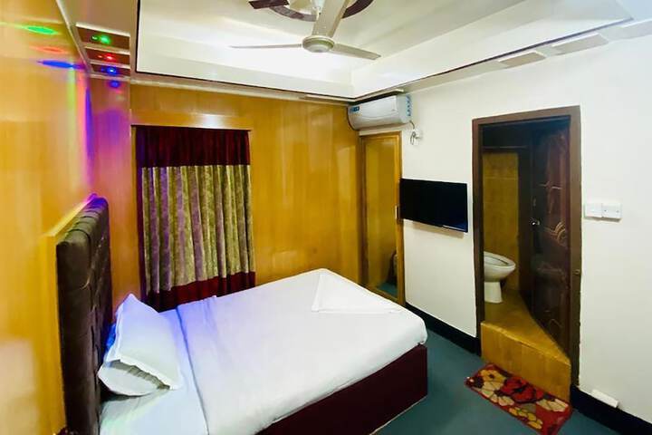 Room 14 of 74