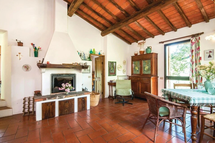 Room 3 of 10