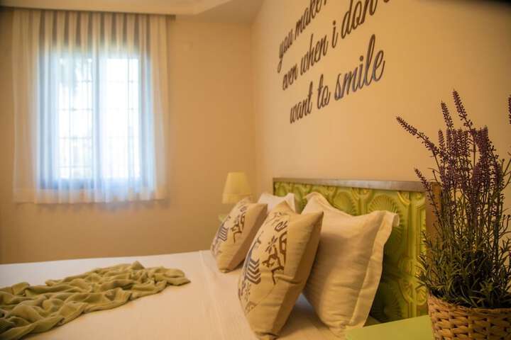 Room 10 of 47