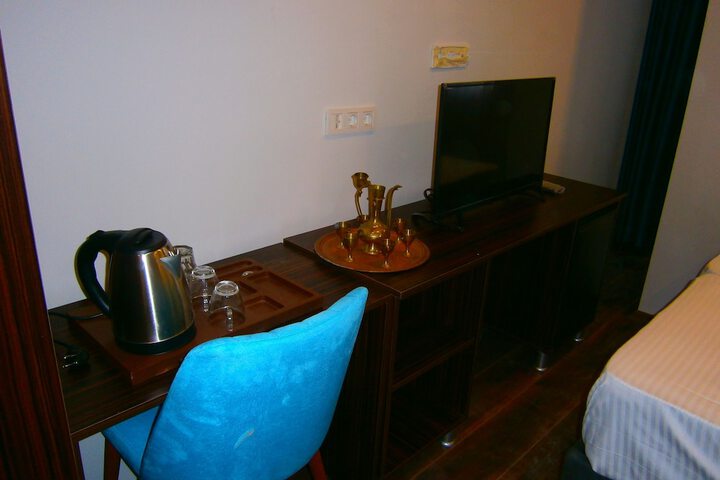 Room 8 of 51