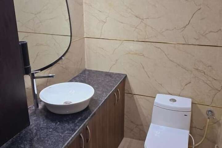 Room 17 of 23