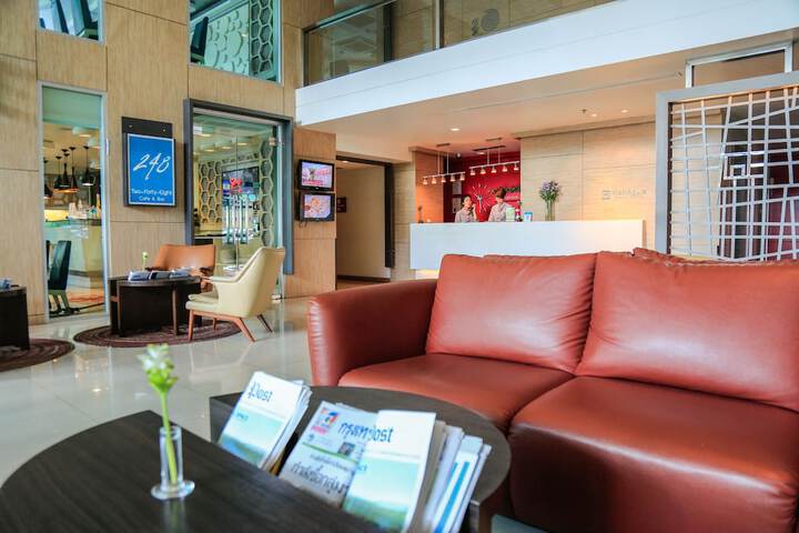 Entrance & Lobby