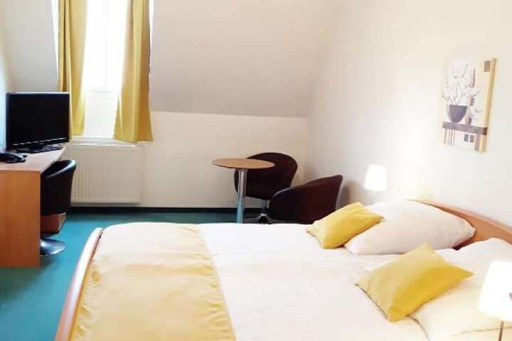 Room 15 of 41