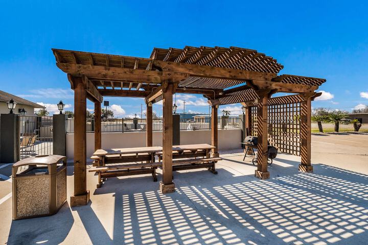 BBQ/picnic area