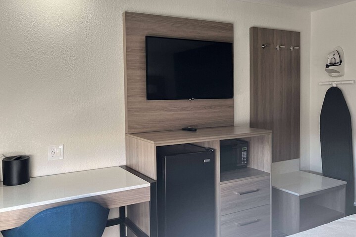 1 King Bed Studio Suite (12 of 20)