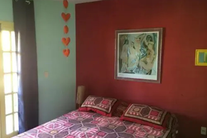 Room 2 of 9