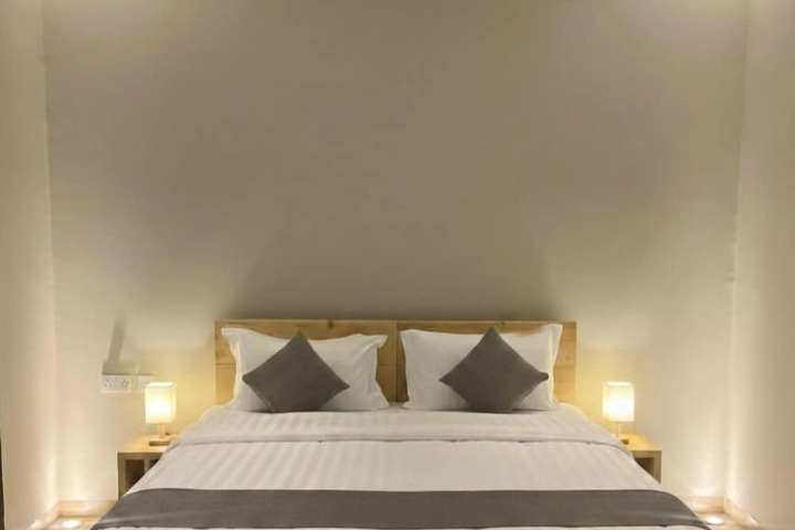 Room 11 of 26