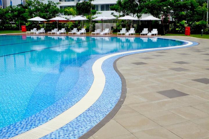 Pool 21 of 28