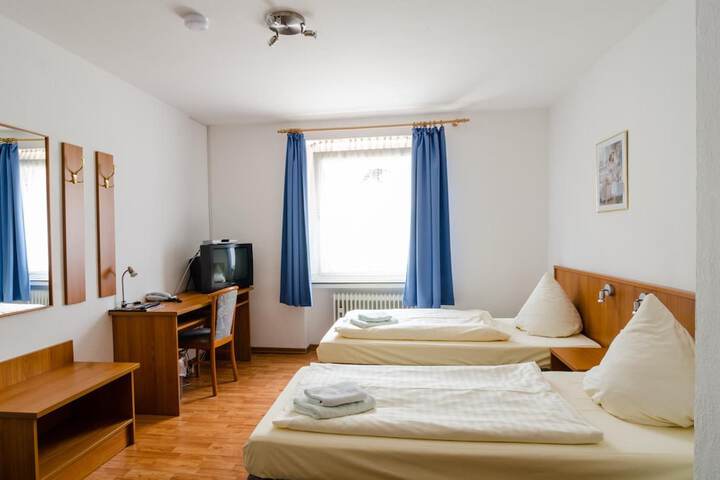 Room 22 of 42