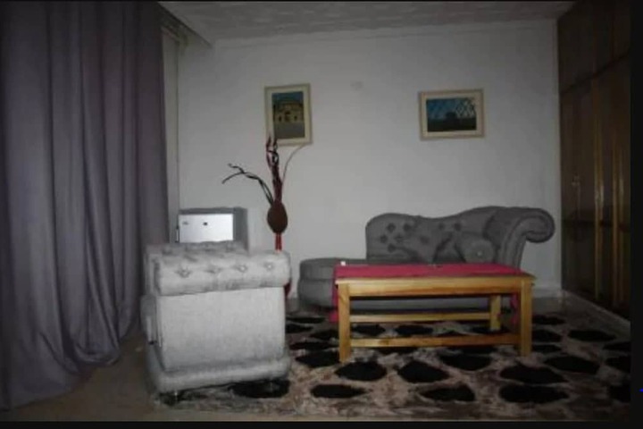 Room 7 of 10