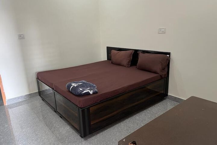 Room 50 of 83