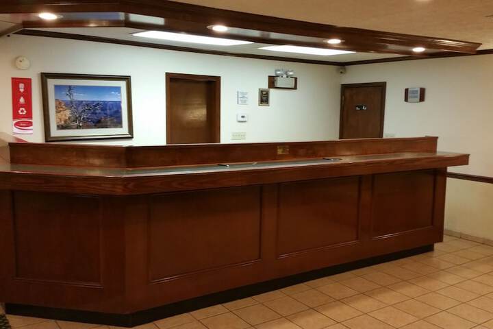 Check-in/check-out kiosk
