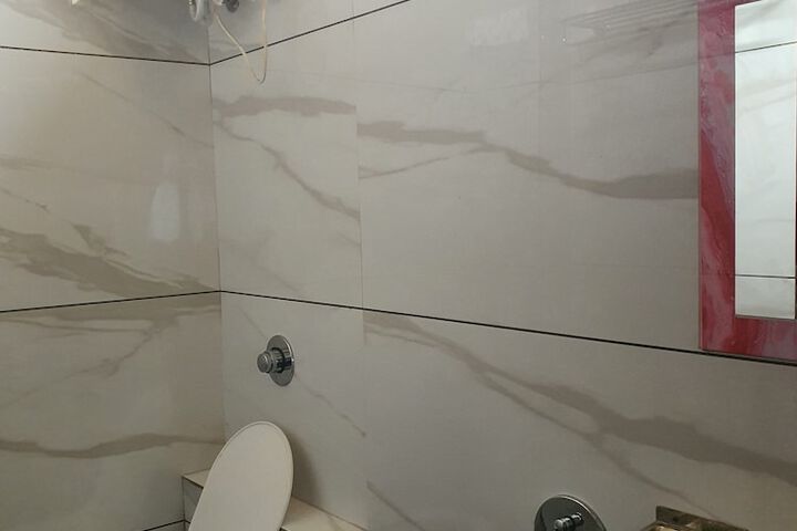 Room 12 of 17
