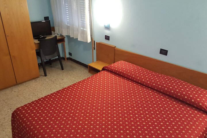 Room 7 of 34