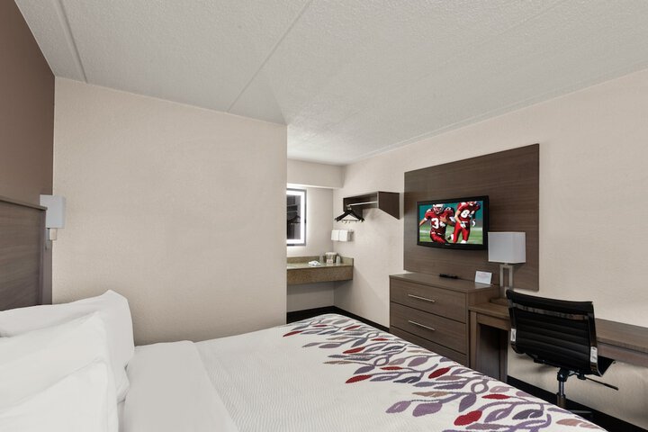 1 King Bed (7 of 22)