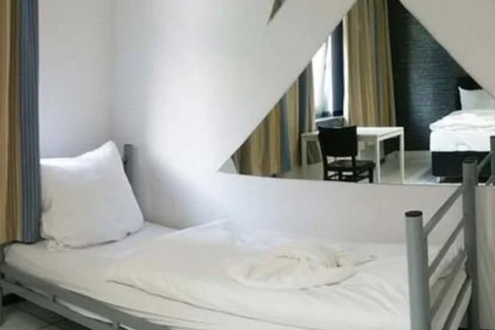 Room 5 of 20
