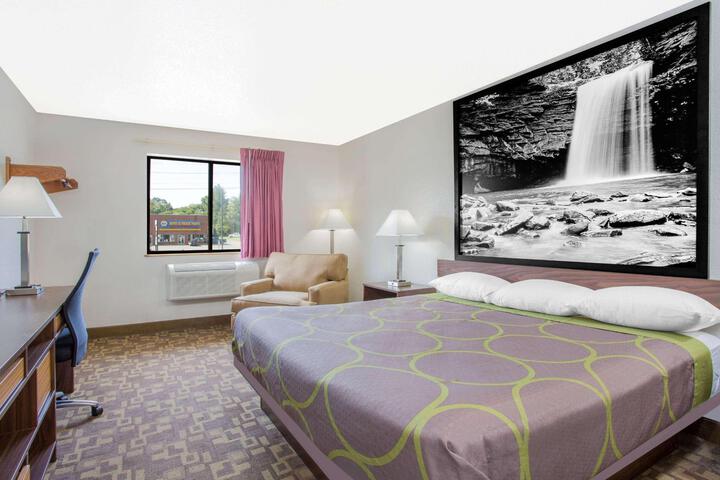 1 King Bed (1 of 12)