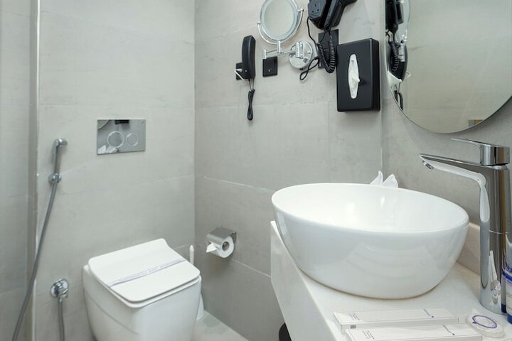 Room 18 of 21