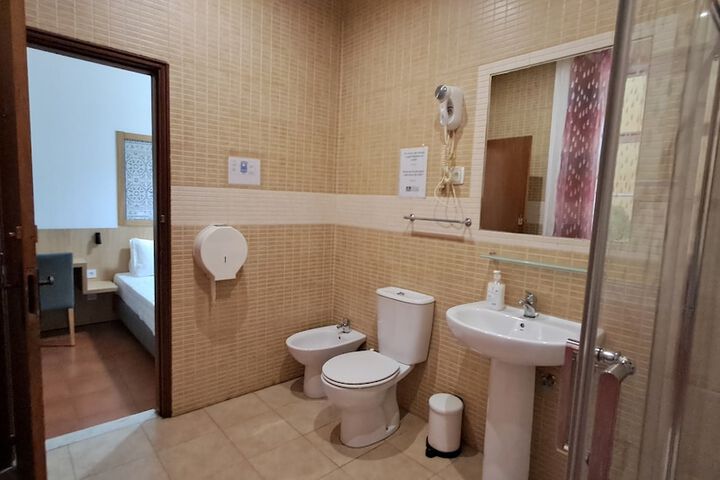 Room 119 of 157