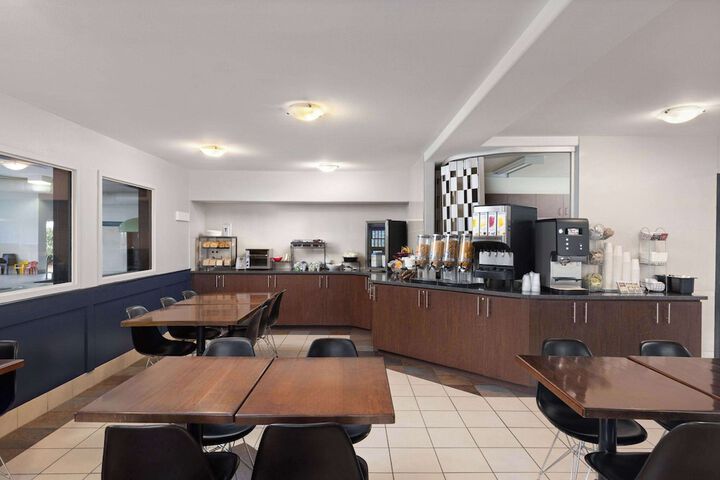 Breakfast/Coffee Service 53 of 60