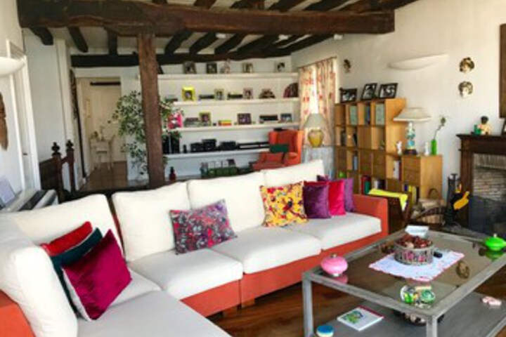 Lounge 80 of 274