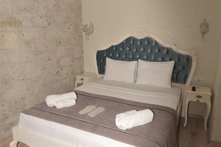 Room 28 of 132