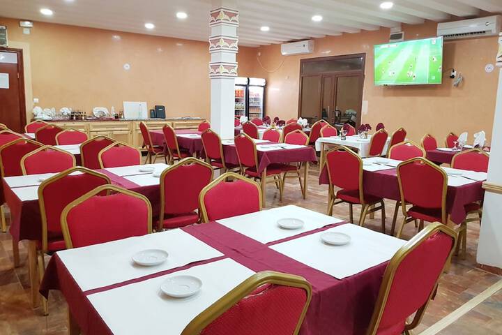 Dining 19 of 23