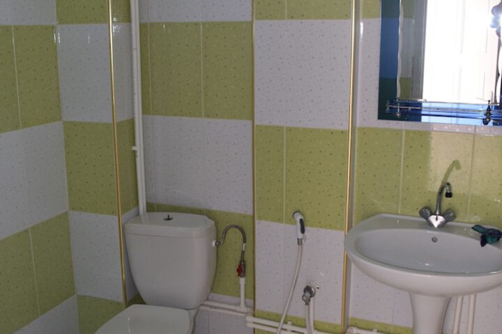 Room 12 of 32